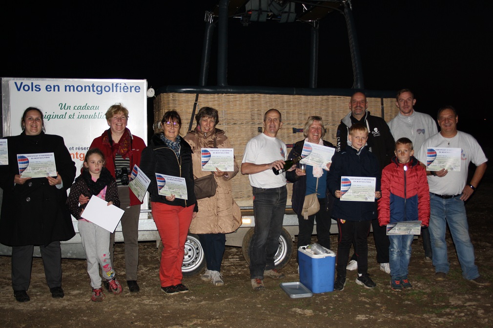 Remise du certificat d'ascension en montgolfière et verre de l'aéronaute